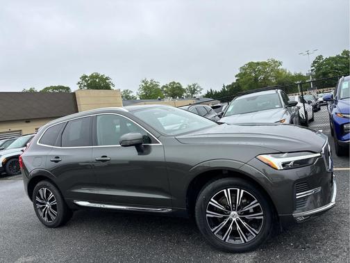 2022 Volvo XC60 B5 Inscription