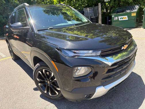 Mosaic Black Metallic 2023 Chevrolet Trailblazer LT