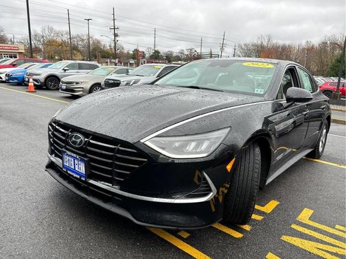 2022 Hyundai SONATA SE