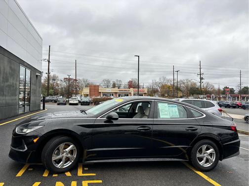 2022 Hyundai SONATA SE