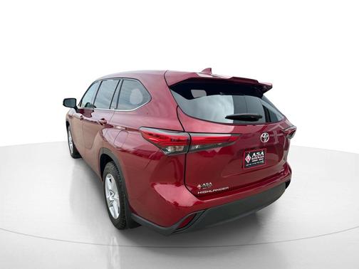 2020 Toyota Highlander LE