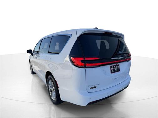 2026 Chrysler Pacifica L