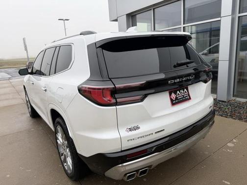 2025 GMC Acadia Denali
