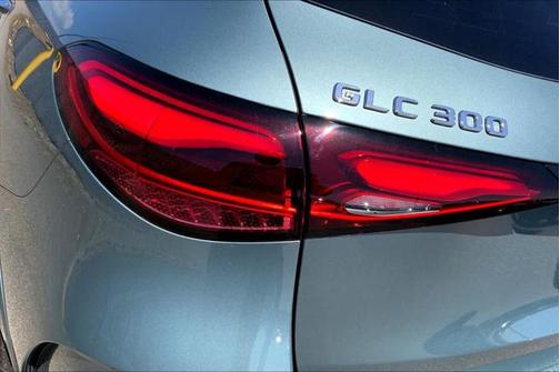 2025 Mercedes-Benz GLC 300 4MATIC