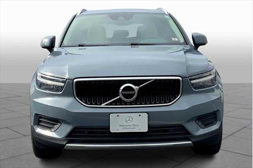 2020 Volvo XC40 T5 Momentum