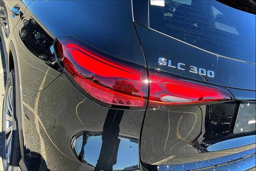 2026 Mercedes-Benz GLC 300 4MATIC