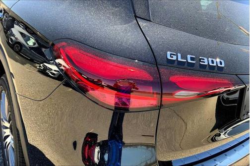 2025 Mercedes-Benz GLC 300 4MATIC