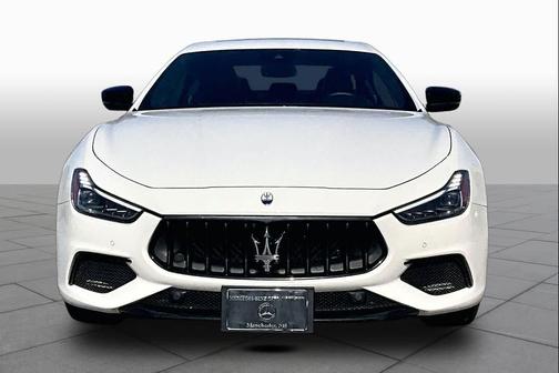 Bianco 2024 Maserati Ghibli Modena Ultima Q4