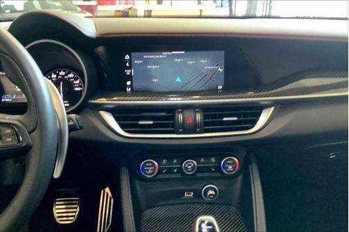 2023 Alfa Romeo Stelvio Estrema AWD
