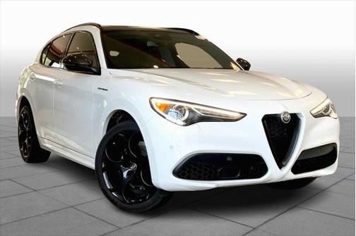 2023 Alfa Romeo Stelvio Estrema AWD