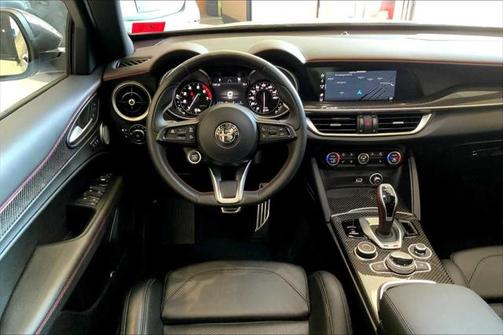 2023 Alfa Romeo Stelvio Estrema AWD