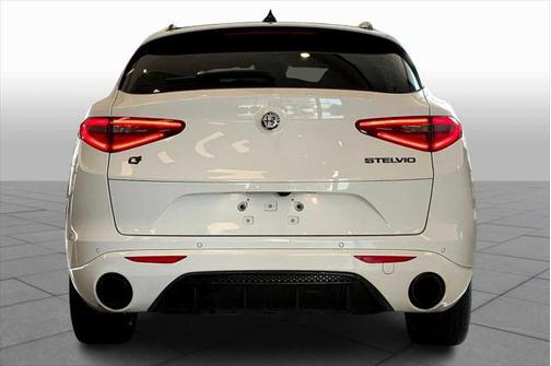 2023 Alfa Romeo Stelvio Estrema AWD