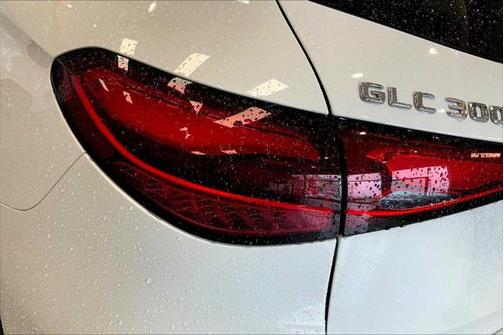 2025 Mercedes-Benz GLC 300 4MATIC