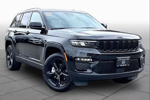 Diamond Black Crystal Pearlcoat 2025 Jeep Grand Cherokee Limited