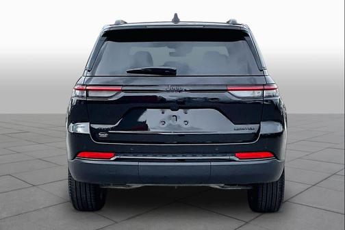 Diamond Black Crystal Pearlcoat 2025 Jeep Grand Cherokee Limited