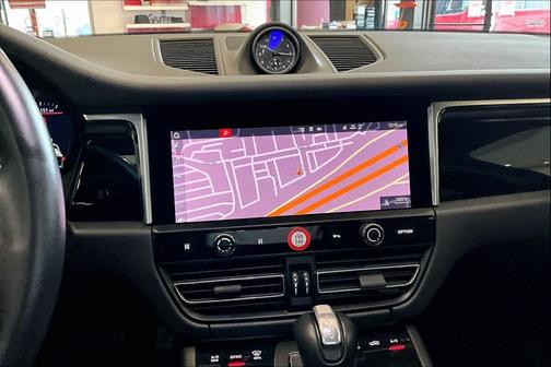 2024 Porsche Macan AWD