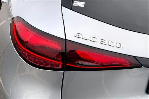 2026 Mercedes-Benz GLC 300 4MATIC