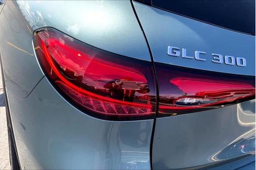 2025 Mercedes-Benz GLC 300 4MATIC