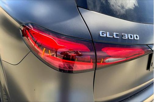 2025 Mercedes-Benz GLC 300 4MATIC