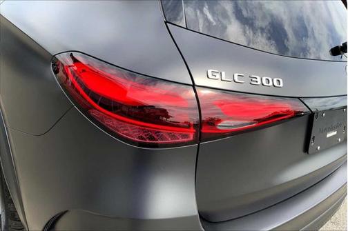 2025 Mercedes-Benz GLC 300 4MATIC