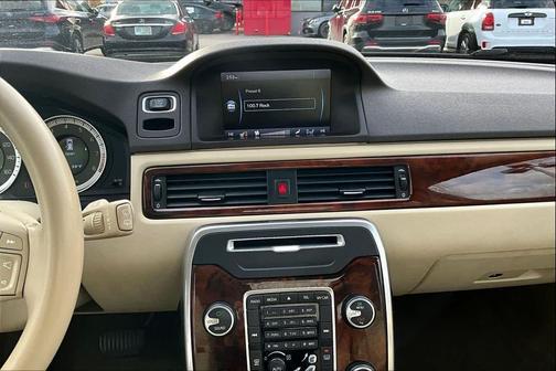 2012 Volvo XC70 T6 Premier Plus