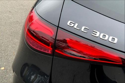 2026 Mercedes-Benz GLC 300 4MATIC