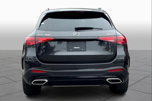 2026 Mercedes-Benz GLC 300 4MATIC