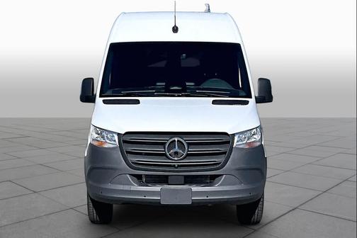 Arctic White 2026 Mercedes-Benz Sprinter 2500 Standard Roof
