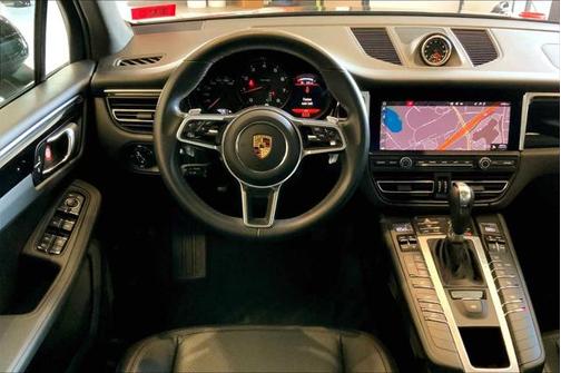 2021 Porsche Macan Base