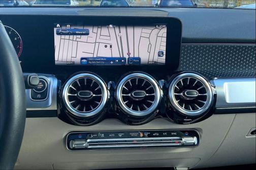 2025 Mercedes-Benz GLB 250 4MATIC