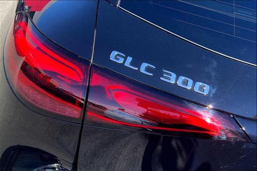 2025 Mercedes-Benz GLC 300 4MATIC