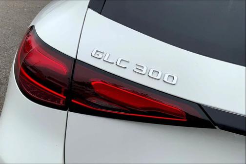 Polar White 2026 Mercedes-Benz GLC 300 4MATIC