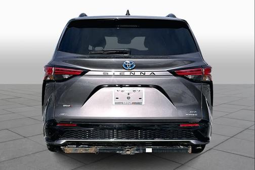 2021 Toyota Sienna XSE 7 Passenger
