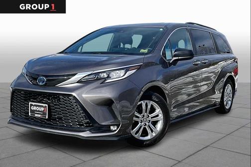 2021 Toyota Sienna XSE 7 Passenger