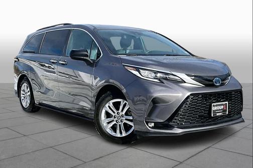 2021 Toyota Sienna XSE 7 Passenger