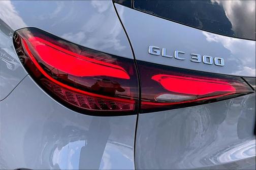 MANUFAKTUR Alpine Grey 2026 Mercedes-Benz GLC 300 4MATIC