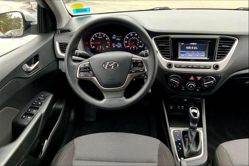 2022 Hyundai Accent SE