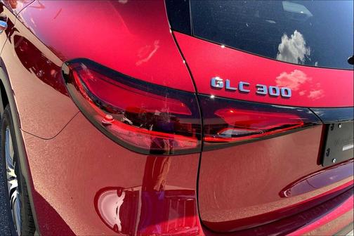 2025 Mercedes-Benz GLC 300 4MATIC