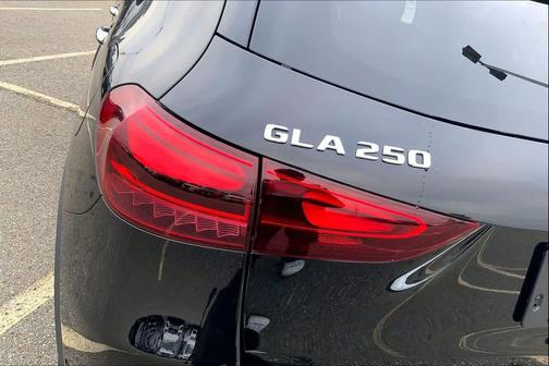 Night Black 2026 Mercedes-Benz GLA 250 4MATIC