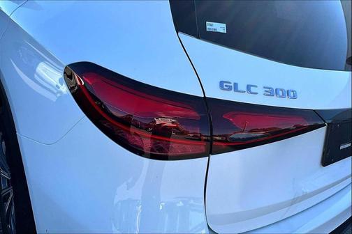 2026 Mercedes-Benz GLC 300 4MATIC