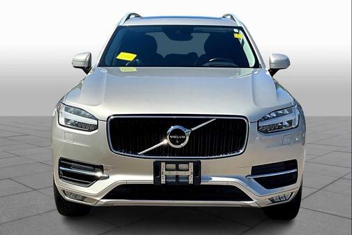 2017 Volvo XC90 T6 Momentum