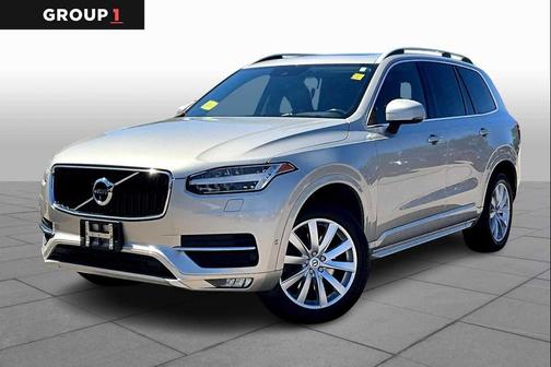 2017 Volvo XC90 T6 Momentum
