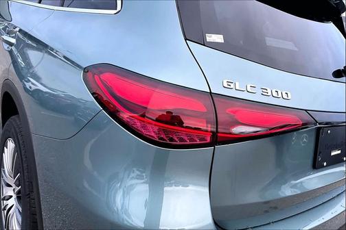 2026 Mercedes-Benz GLC 300 4MATIC