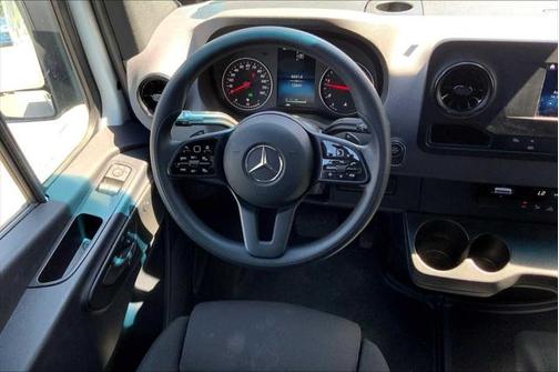 2024 Mercedes-Benz Sprinter 2500 Standard Roof