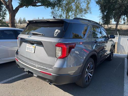 2022 Ford Explorer ST-Line