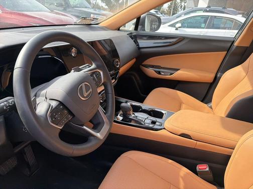 2025 Lexus NX 350h Premium