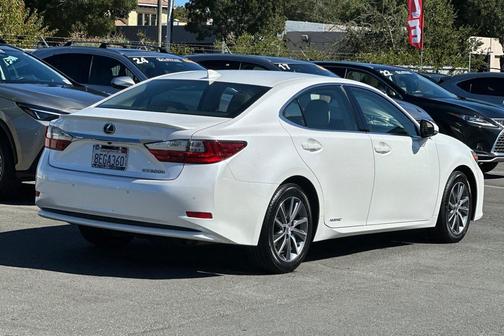 2018 Lexus ES 300h Base