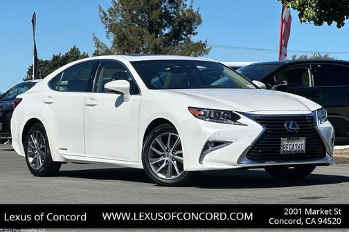 2018 Lexus ES 300h Base