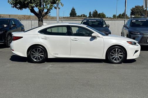 2018 Lexus ES 300h Base