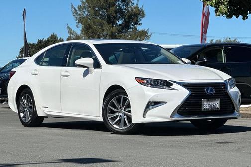 2018 Lexus ES 300h Base
